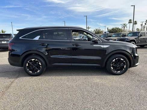Certified 2024 Kia Sorento S image 6
