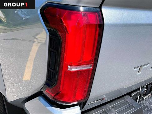 Used 2025 Toyota Tacoma Limited AWD/4WD image 28