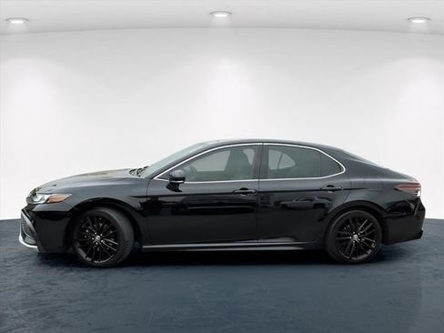 Used 2022 Toyota Camry XSE w/ Navigation Package image 3