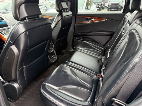 Used 2019 Lincoln Nautilus Select image 23