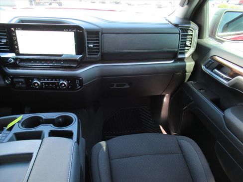 Used 2024 GMC Sierra 1500 Elevation image 16