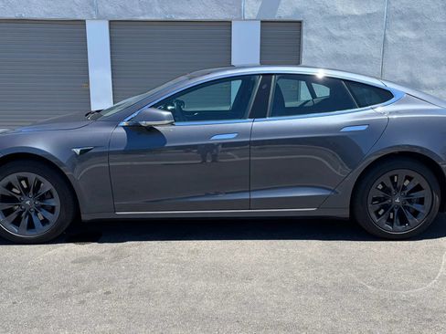 Used 2020 Tesla Model S Long Range Plus AWD/4WD image 2