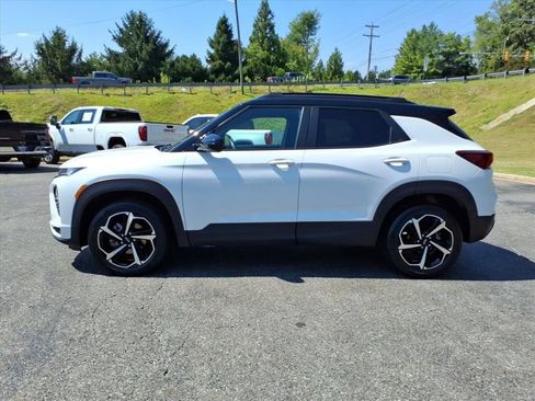 Used 2023 Chevrolet TrailBlazer RS w/ Sun and Liftgate Package AWD/4WD image 6
