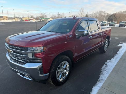 Used 2022 Chevrolet Silverado 1500 LTZ w/ Z71 Off-Road Package image 11
