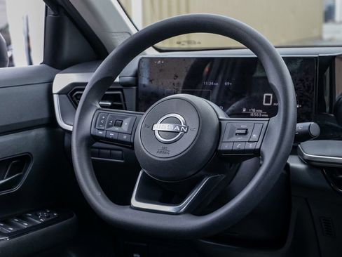Used 2025 Nissan Kicks S AWD/4WD image 23