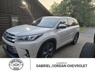 Used 2017 Toyota Highlander Limited video 1
