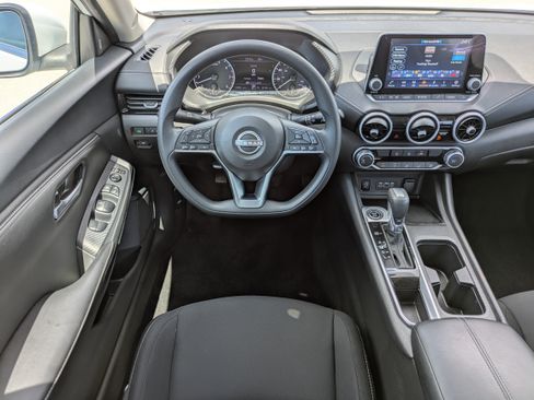 Used 2024 Nissan Sentra SV FWD image 15