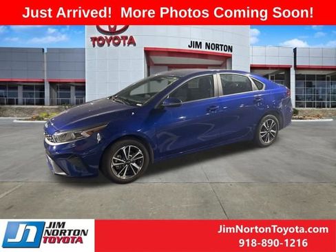 Used 2023 Kia Forte LXS w/ LXS Technology Package image 2