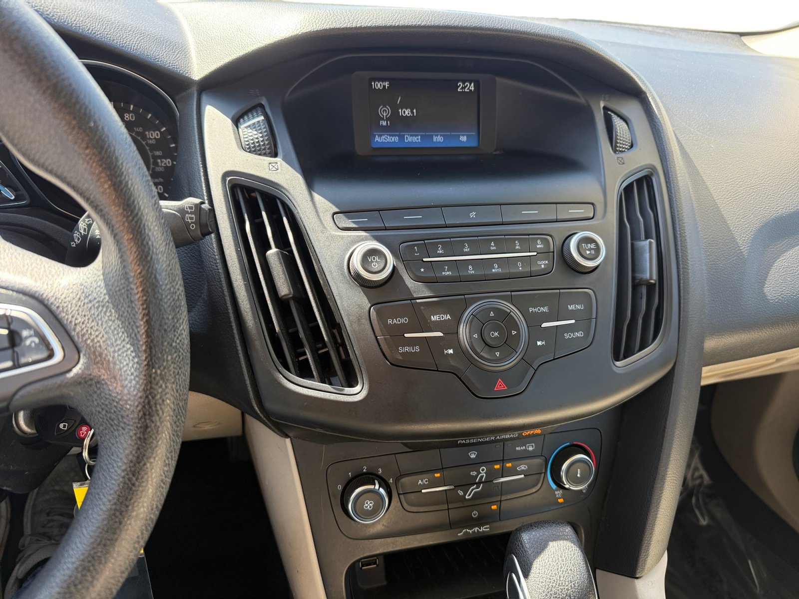 Used 2018 Ford Focus SE FWD image 12