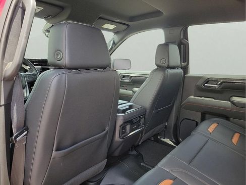 Used 2024 GMC Sierra 1500 AT4 w/ Technology Package AWD/4WD image 12