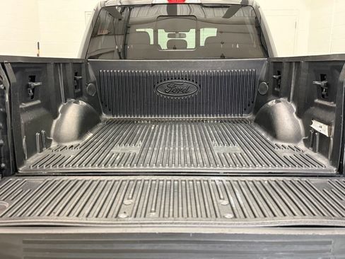 Used 2018 Ford F150 XLT w/ Equipment Group 302A Luxury AWD/4WD image 8