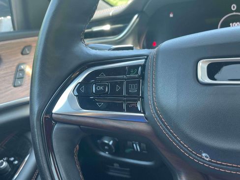 Used 2021 Jeep Grand Cherokee L Summit w/ Luxury Tech Group V AWD/4WD image 23