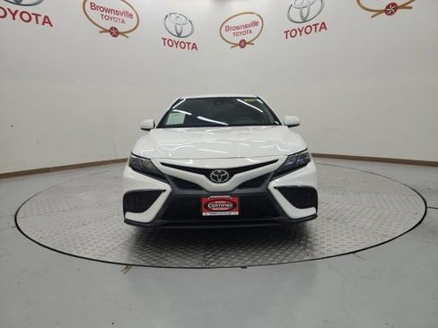 Used 2021 Toyota Camry SE FWD image 4