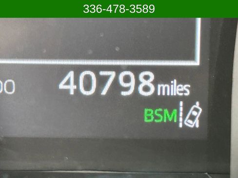 Used 2021 Toyota Camry SE image 10