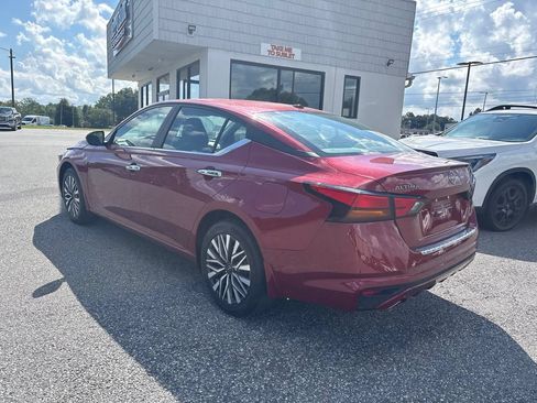 Used 2023 Nissan Altima 2.5 SV w/ SV Premium Package AWD/4WD image 7