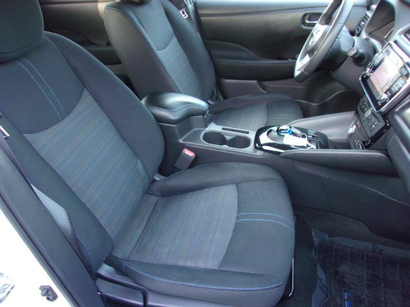 Used 2018 Nissan Leaf SV w/ SV Technology Package FWD image 23