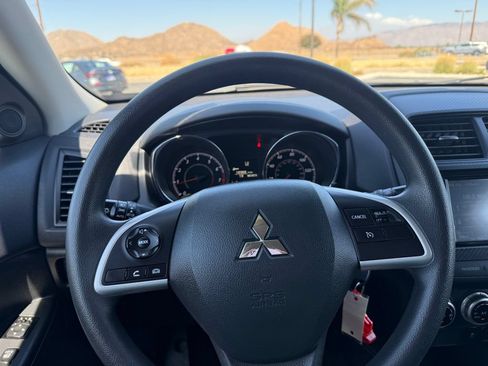 Used 2025 Mitsubishi Outlander Sport ES AWD/4WD image 19