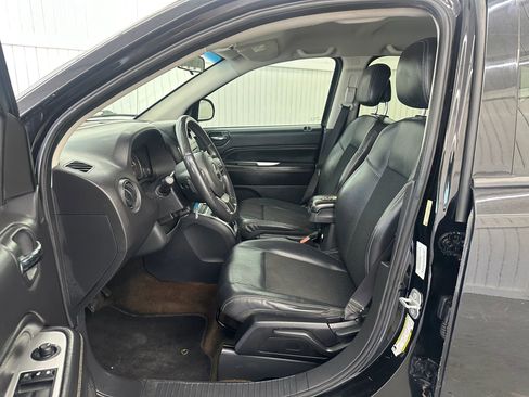 Used 2014 Jeep Compass Latitude image 11