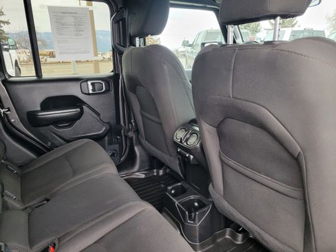 Used 2020 Jeep Gladiator Sport w/ Quick Order Package 24S image 16