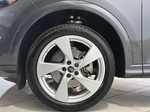 Certified 2025 Audi Q5 Premium Plus w/ Premium Plus image 17