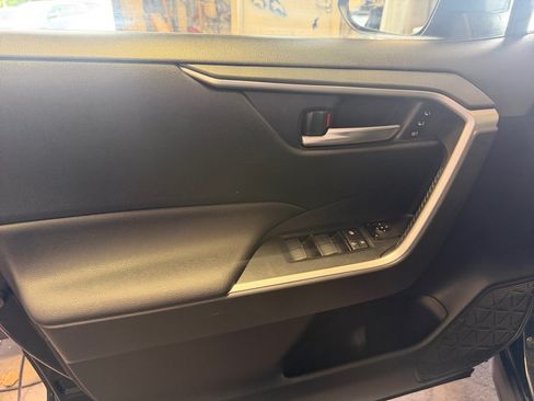 Used 2022 Toyota RAV4 XLE Premium AWD/4WD image 36