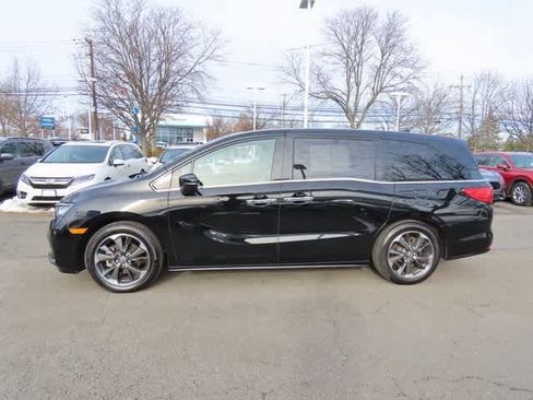 Certified 2023 Honda Odyssey Elite image 3