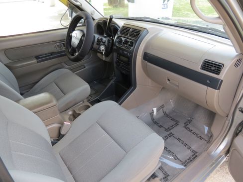 Used 2004 Nissan Frontier XE w/ (VTP) Value Truck Pkg image 27