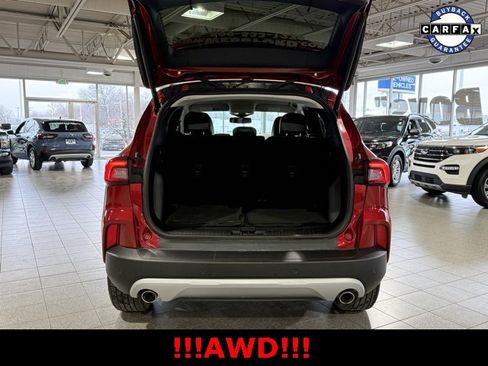 Used 2024 Ford Escape Platinum image 9