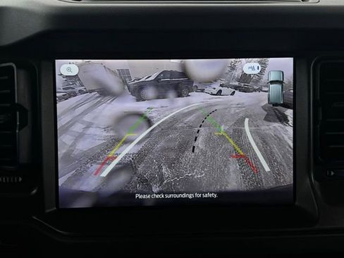 Used 2025 Ford Bronco Badlands image 40