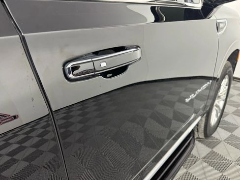 Used 2022 GMC Yukon XL SLT image 33