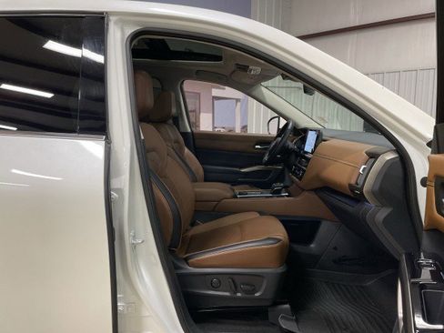 Used 2024 Nissan Pathfinder Platinum w/ Cargo Package AWD/4WD image 31