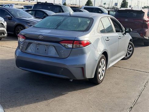 Used 2021 Toyota Corolla LE image 5