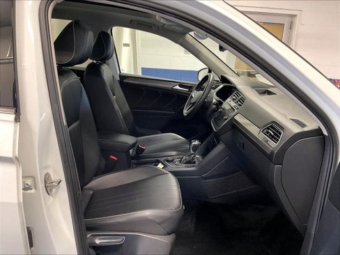 Used 2023 Volkswagen Tiguan SE AWD/4WD image 11