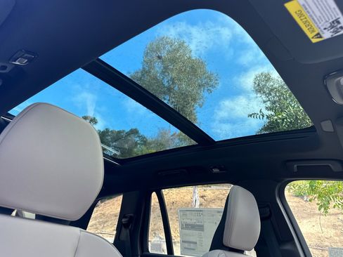 New 2026 Volvo XC90 B6 Core image 15