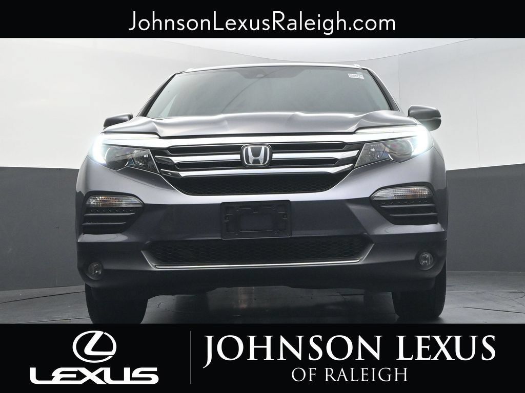 Used 2017 Honda Pilot Touring image 16