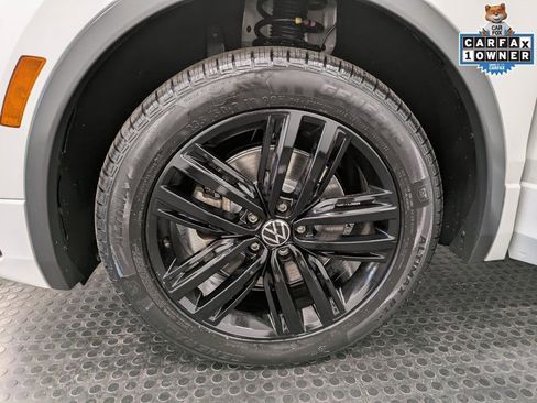 Used 2022 Volkswagen Tiguan SE R-Line AWD/4WD image 8