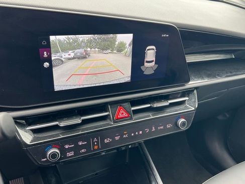 Certified 2025 Kia Niro Wind w/ Wind Preserve Package FWD image 24