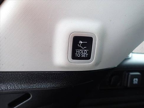 Used 2023 Jeep Grand Cherokee 4WD 4xe image 9