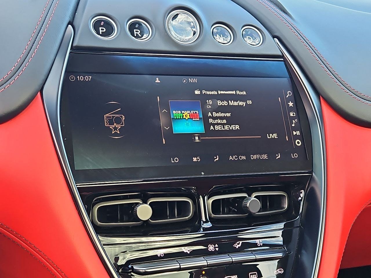 Used 2021 Aston Martin DBX AWD/4WD image 15