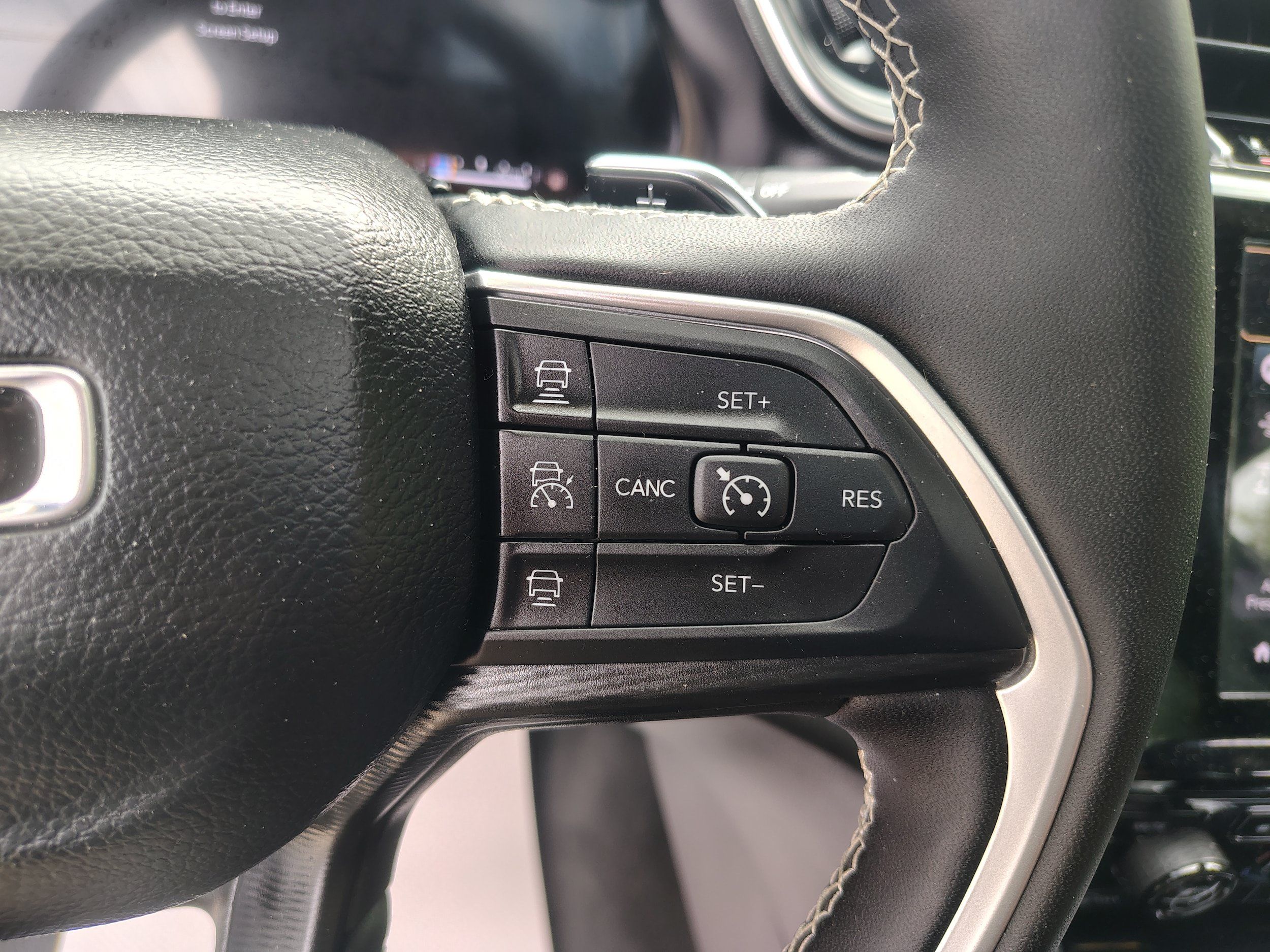 Certified 2024 Jeep Grand Cherokee Altitude AWD/4WD image 33