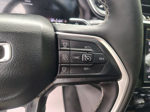 Certified 2024 Jeep Grand Cherokee Altitude AWD/4WD image 33