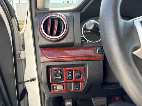 Used 2016 Toyota Tundra SR5 w/ Tow Package RWD image 19