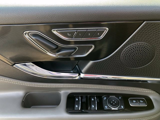 Used 2023 Lincoln Corsair Reserve AWD/4WD image 13