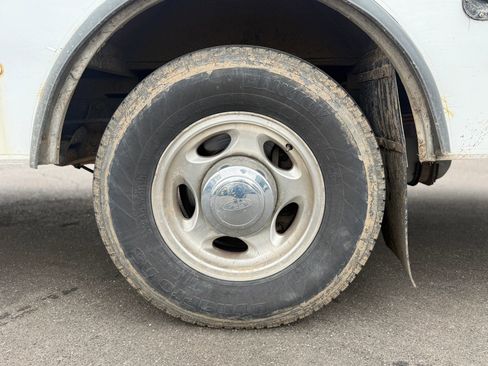 Used 2012 Ford E-350 and Econoline 350 Super Duty image 14