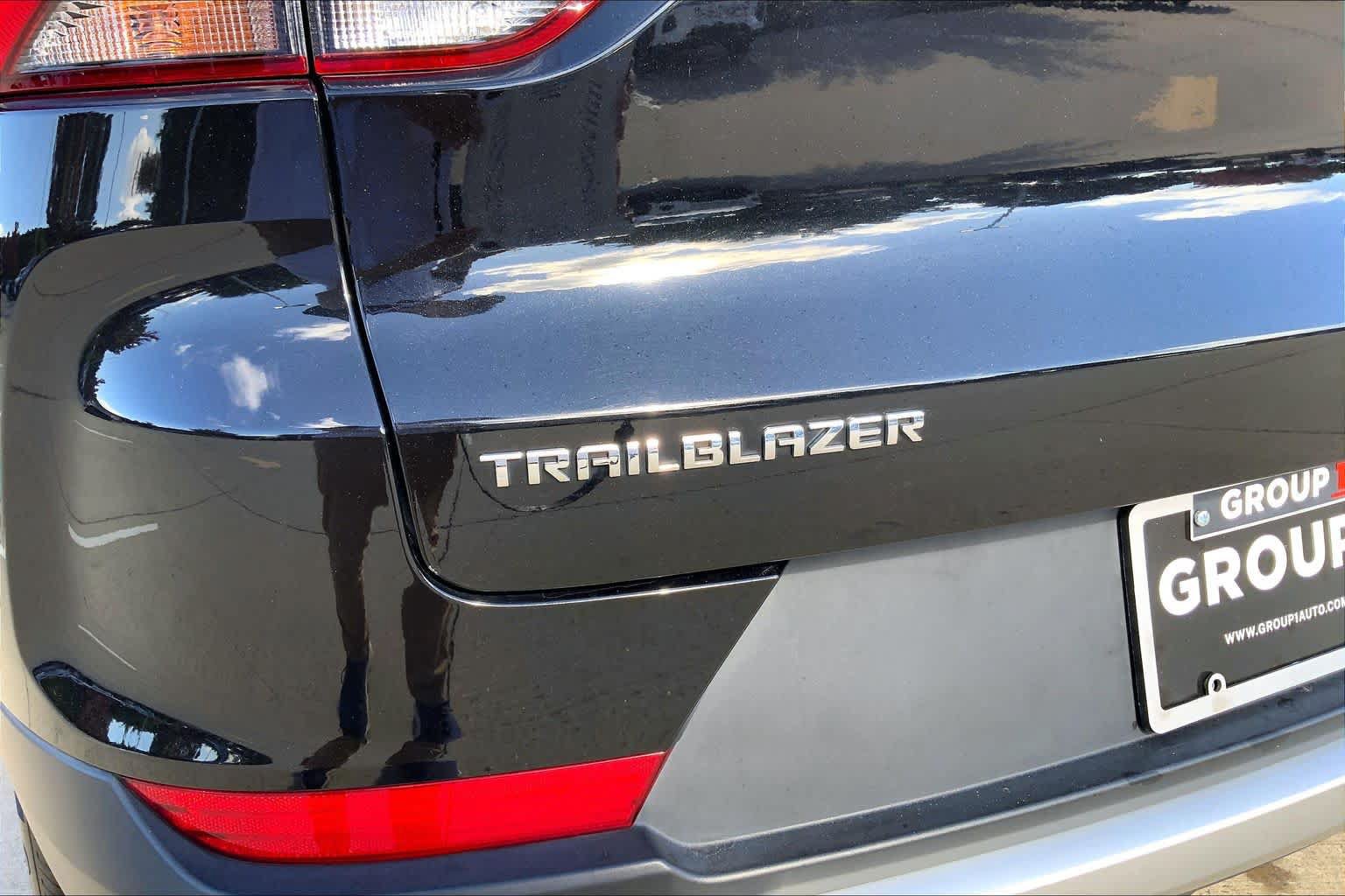 Used 2025 Chevrolet TrailBlazer LT FWD image 32