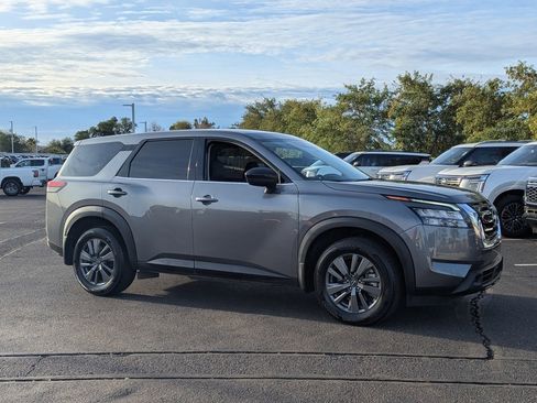 Certified 2024 Nissan Pathfinder S image 8