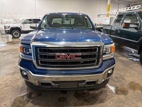 Used 2015 GMC Sierra 1500 SLT w/ SLT Crew Cab Value Package AWD/4WD image 2