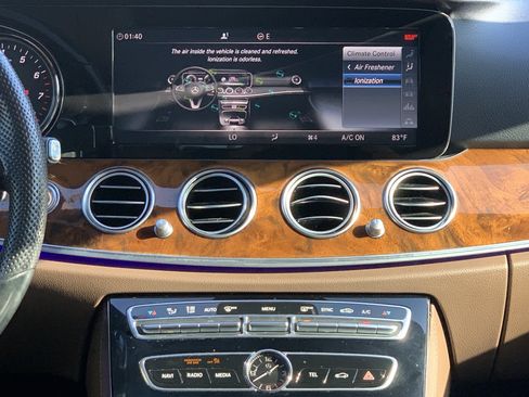 Used 2017 Mercedes-Benz E 300 4MATIC image 31