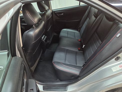 Used 2015 Toyota Camry SE image 16