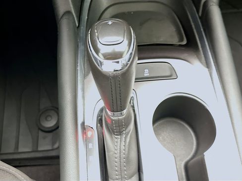 Used 2018 Chevrolet Malibu LT image 18